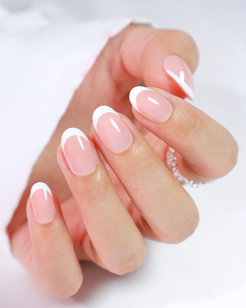 Salon lashes and nails,