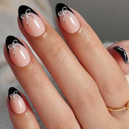 Noir Chic - Almond